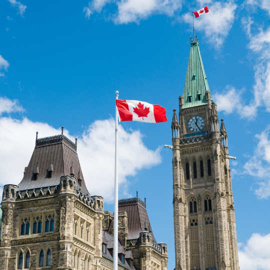 Picture of the Peace Tower with Canadian flag flying